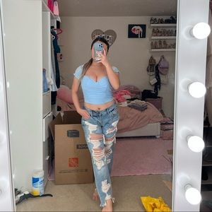 Low rise ripped jeans